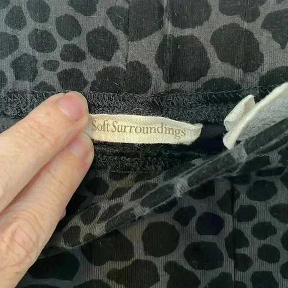 Soft Surroundings Animal Print Black and Grey Leggings M - Picture 3 of 4